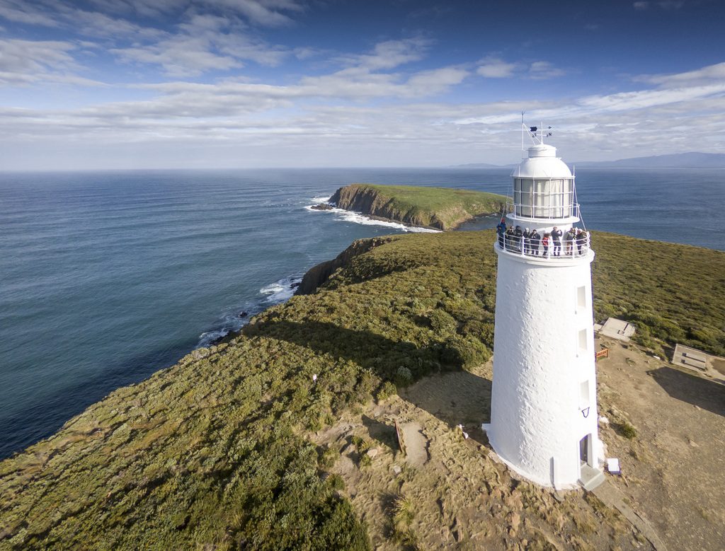 Discover the Best of Bruny Island: Exclusive Day Tour with Sightseeing, Cape Bruny Lighthouse Tour and Gourmet Delights